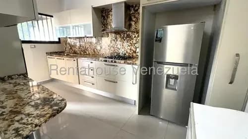Tg Casa En Venta En Horizonte, Amplios Espacios, En Calle Cerrada 26-17102