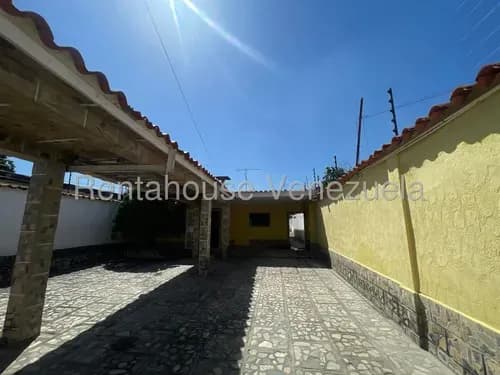 Amplia Casa En Alquiler En El Limon Porton Electrico Patio Porcelanato Estef 26-17313