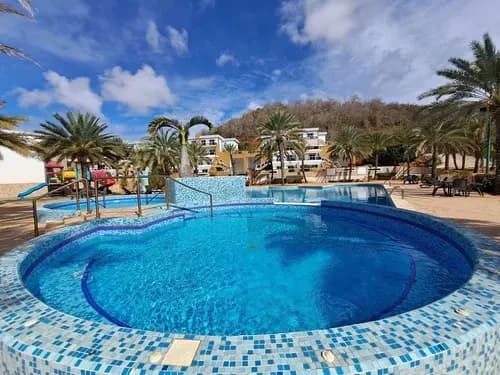 Re/max 2 Mil Vende, Townhouse, En Conjunto Residencial Lomas Del Encanto, En Guatamare, Nueva Esparta, Isla De Margarita