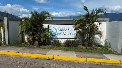 Venta: Parcela En Brisas De Caneyes
