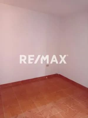 SE ALQUILA APARTAMENTO EN URB BAJUMBAL