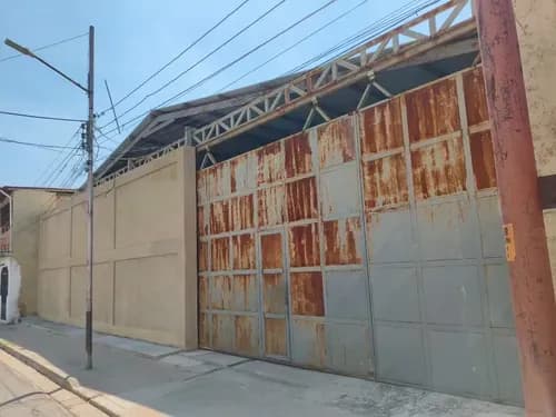 Galpón A Remodelar Cerca De La Av Principal De Los Samanes / Bello Monte. (ag)