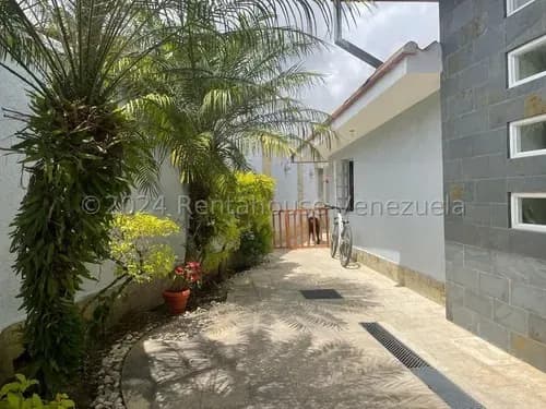 Kc.g. #24-21881 Déjate Cautivar Por Esta Impresionante Casa En Venta Zona Tranquila En San Antonio De Los Altos Parque El Retiro
