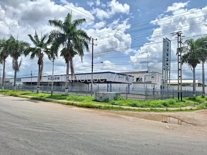 Comercial (Galpon - Deposito) en Venta en La Florida, Carabobo