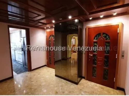 Apartamento En Venta En El Rosal 26-10558