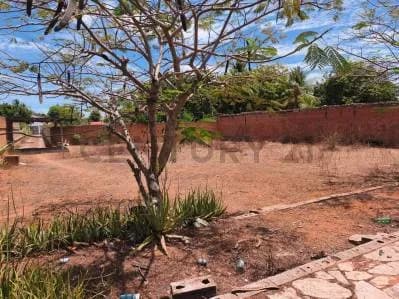 TERRENO TAPIADO FRENTE A PARQUE EL AGUA MUY CERCA DE PLAYA EL CARDON