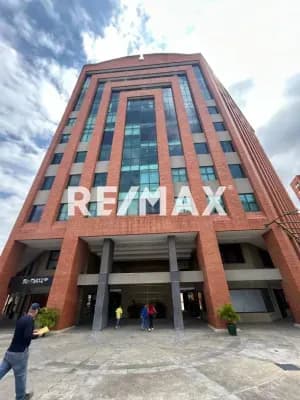 En Alquiler Oficina ubicada en el Centro Empresarial Plaza Madrid, Barquisimeto.