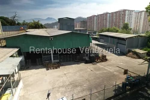 El Valle ! Venta Excelente Galpón Sobre Terreno De 6.141.08 Mts2. Altura Privilegiada, Acceso Carga Pesada, Pisos Alta Resistencia, Seguridad Y Conectividad, Servicios Operativos. Excelente Inversión.