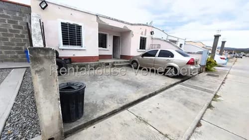 // Maria Elena Oropeza// Vendo Lista Para Habitar/ Bella Ampliada Casa 167 M2 / Vive Como Siempre Soñaste /suministro De Agua Constante Ya Que El Urbanismo Cuenta Con Pozo Propio/ En La Ensenada, Lara