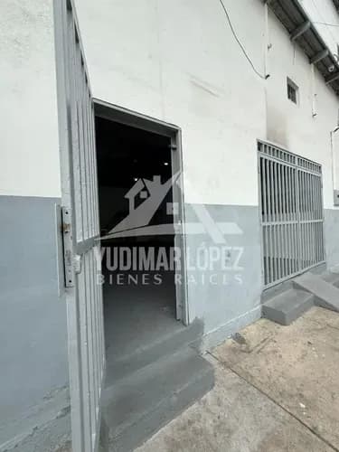 Local A Pie De Calle Con Excelente Ubicacion Comercial En Santa Rosa, Maracay Edo. Aragua