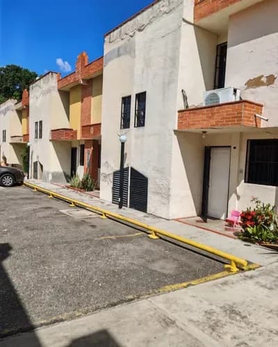 Townhouse En Venta Ubicado En Guayabal Naguanagua