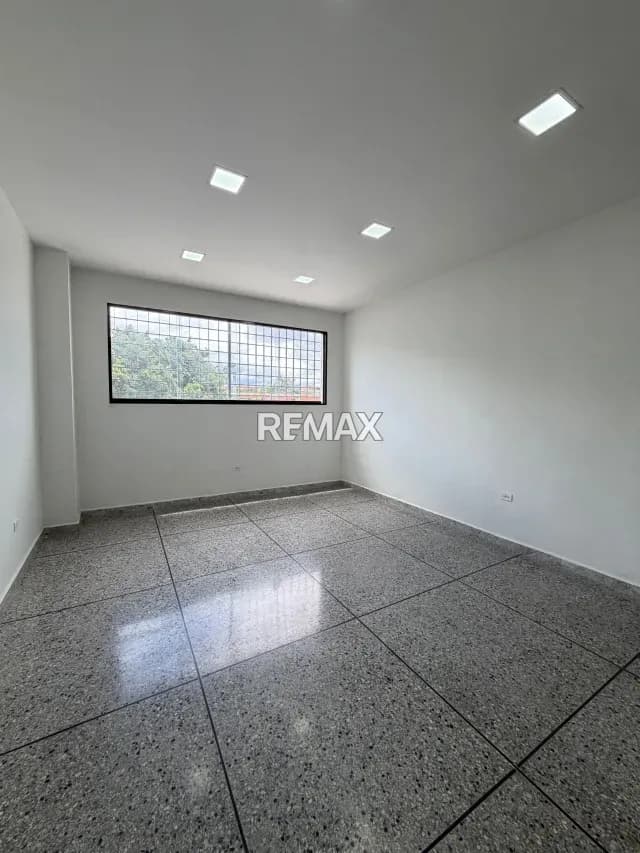 ALQUIER DE OFICINA CENTRO - OESTE