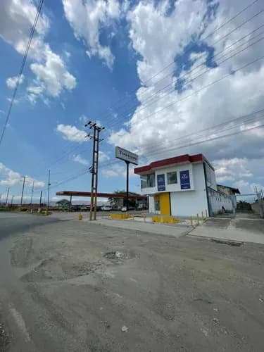 Wc En Vende Negocio De Cauchos En Funcionamiento Con Locales Via Flor Amarillo C318388