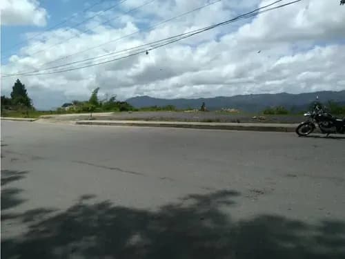 Venta De Terreno Comercial En Loma Linda La Lagunita