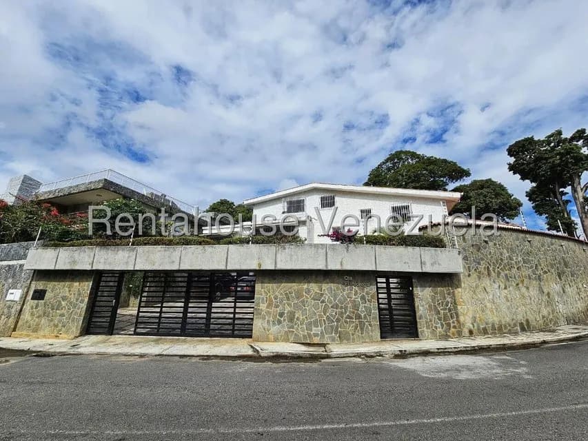 Casa (Multipes Niveles) en Venta en Cumbres de Curumo, Distrito Metropolitano