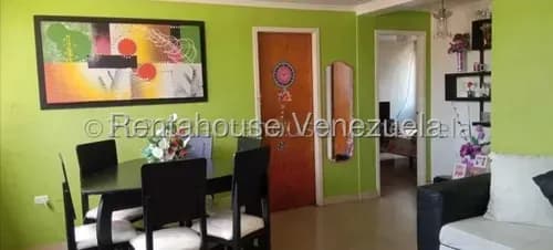 Julio Latouche 26-18216 Apartamento En Venta La Michelena Valencia, Piso 2, Amplio Y Cómodo, Céntrico.