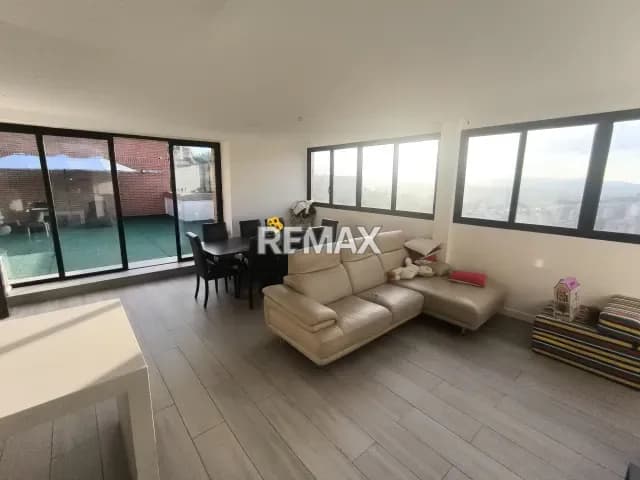 Colinas de La Tahona VENDO PH 166m2 + 90m2 de terraza