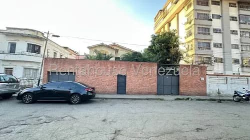 Casa En Venta, Av. La Rotaria, Urb. La Paz