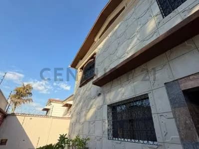 Casa En Vista Alegre 10ha/8ba/4pe 738mts2