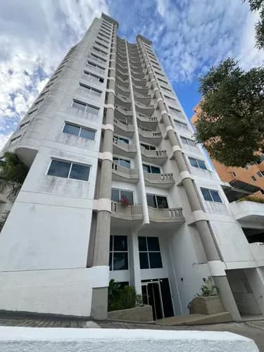 Se Alquila Apartamento En Conjunto Resd. Cielo Suites, Urb. El Parral, Valencia