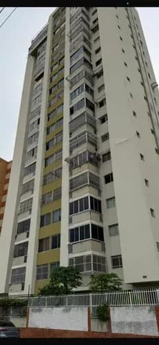 En Alquiler Apartamento Espacioso En Andres Bello , Piso Bajo , Inversor Por 4 Horas