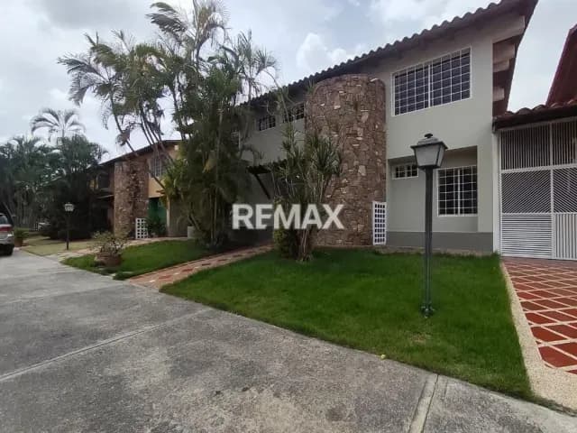CASA EN VENTA EL PEDREGAL URB POA POA
