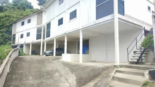 Town House En Venta El Hatillo 297 M2 / 3 +s H / 4 B/2pe