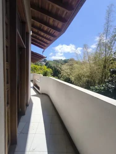 Casa En Venta Urbanización El Marques, Se Acepta Apartamento O Local Por Parte De Pago Zonas Del Este G2h