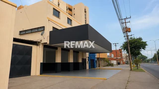 EDIFICIO COMERCIAL 450 Mt2 AV. INTERCOMUNAL DE BARCELONA