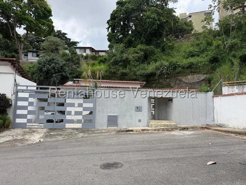 Casa (Duplex) en Alquiler en Santa Gertrudis, Distrito Metropolitano
