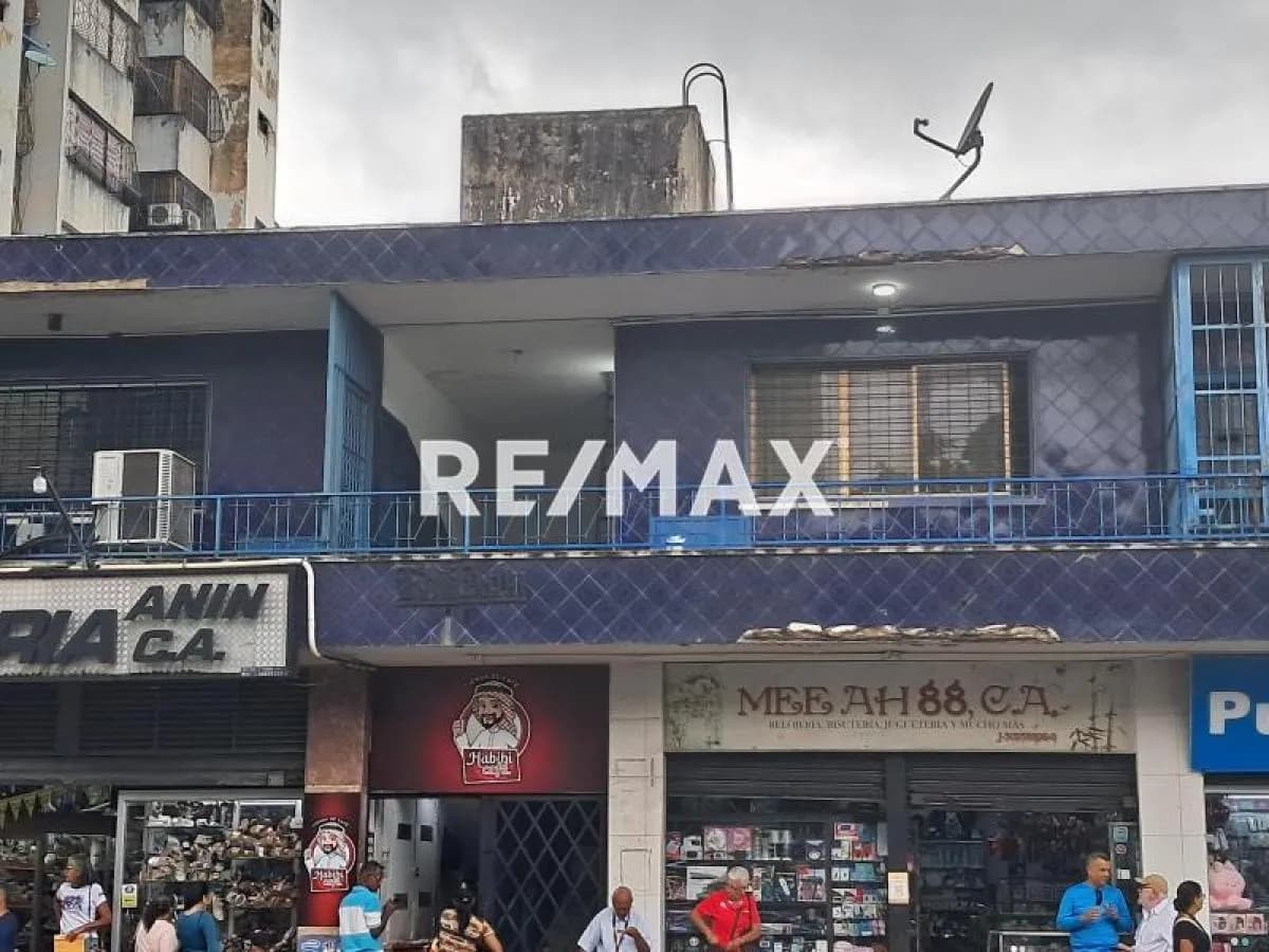 Alquiler de bella oficina en Zona Centro de la Ciudad de la Victoria