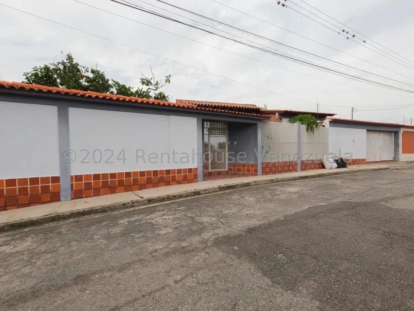Casa (Multipes Niveles) en Venta en Colinas De Santa Rosa, Lara
