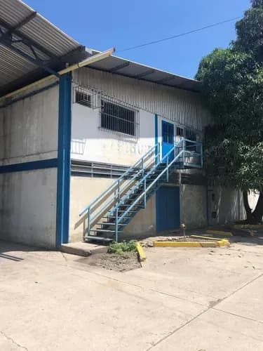 Dionettsy Rivero Vende Galpón En Zona Industrial Santa Rosa Puerto Cabello ( Sólo Clientes Directos)