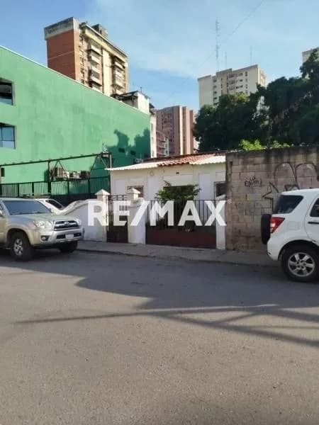 se vende terreno en la calle negro primero maracay