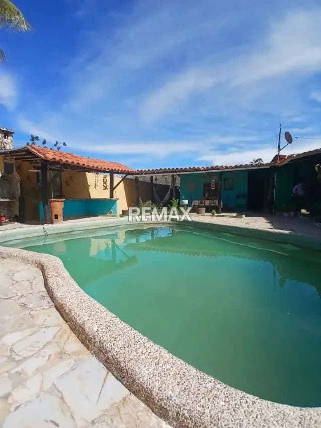 Casa tipo posada en venta en Nuevo Mundo - Los Robles - Isla de Margarita