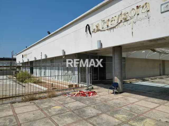 Imponente Complejo Comercial y Corporativo en Av. Bella Vista con Calle 87
