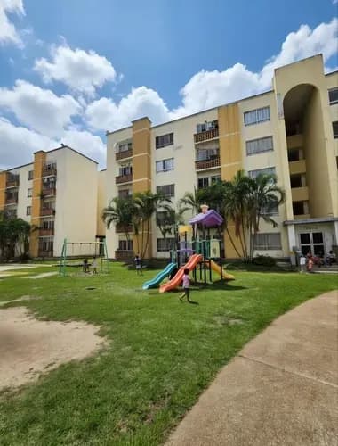 Bello Apartamento En San Diego Pueblo De San Diego Con Acceso Rapido A La Autopista Equipado Precio Negociable Pozo De Agua Propio, Gas Directo, Acabados De Primera .