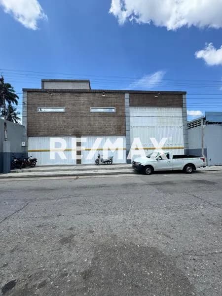 EN VENTA EDIFICIO. CAGUA