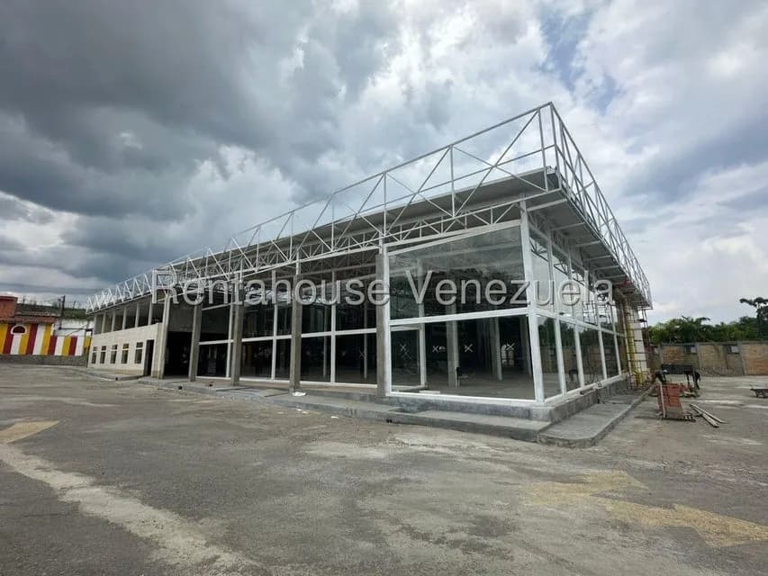 Comercial (Local Comercial) en Alquiler en Loma Real, Miranda