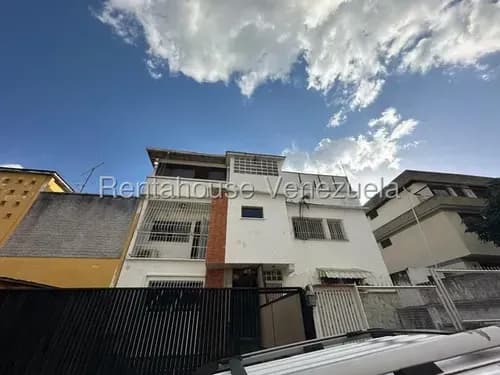 En Venta Casa En Colinas De Los Chaguaramos. Mbf ¡lugar Céntrico, Tranquilo!
