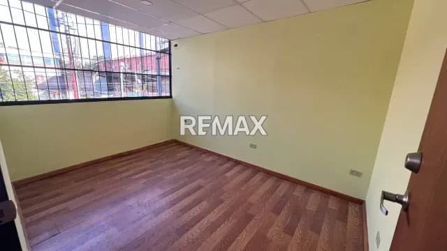 ALQUILER DE OFICINA CALLE CARABOBO MARACAY