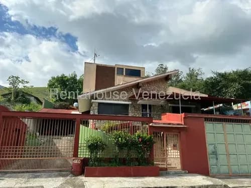 Rosa Espinoza Vende Casa Ubicada En Naguanagua, Carialinda, Listo Para Que Una Familia Lo Adapte A Su Estilo, Donde Crearan Recuerdos Entre La Naturaleza Y La Paz. 26-10346 Mar31