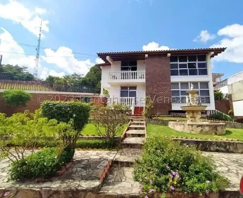 Raíza Suárez Vende 2 6 6 5 2 5 Hermosa Casa De 4 Niveles Con 506 M2 De Construcción, 5 Habitaciones, 5 Baños, Espectacular Jardín, Ubicada Al Este De Barquisimeto