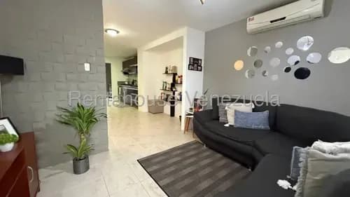 Rentahouse Lara Vende Acogedora Casa En Caminos De Tarabana; 2 Niveles, Cocina Moderna, Patio Y Área De Lavado. Conjunto Privado Con Piscina, Canchas Y Vigilancia. ¡seguridad Y Confort!