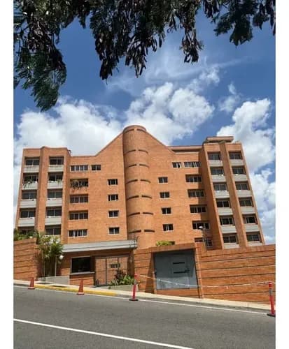 Pb De 381 M2 En Lomas Del Sol