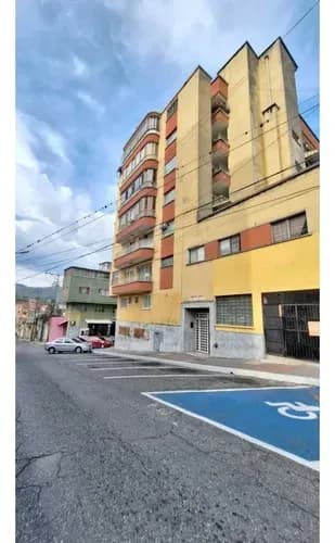 Local Comercial En Venta Calle Junín, Los Teques Altos Mirandinos
