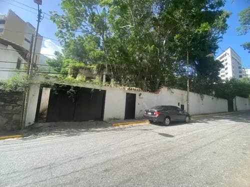 Terreno En Los Chorros Con Casa
