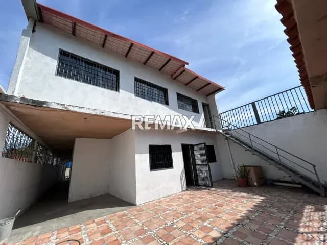 En Venta 2 Casas con terreno de 631 m2 con POZO DE AGUA y Potencial para construir 2 Apartamentos en San Francisco de Cúpira San Diego