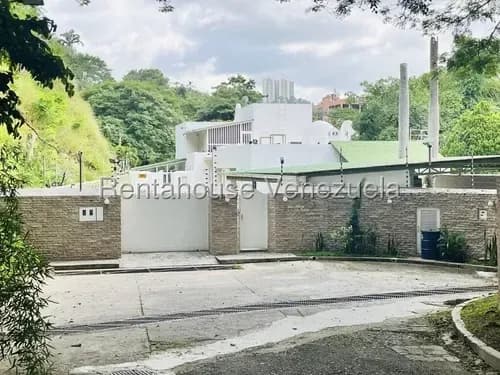 Casa En Venta Urb. Cerro Verde, Caracas Yf 25-24187