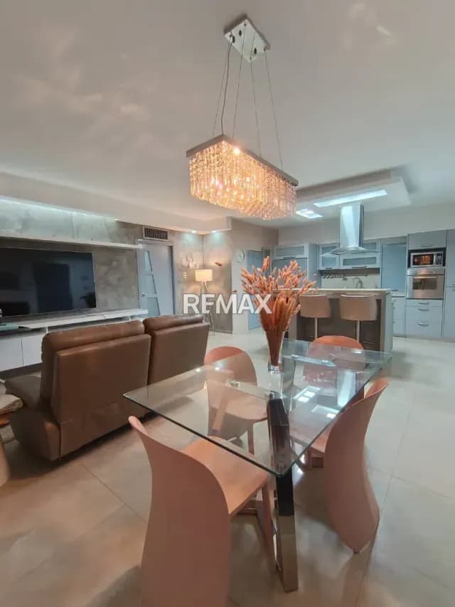 ALQUILO APARTAMENTO EN PLAZA CAMPO AV MILAGRO